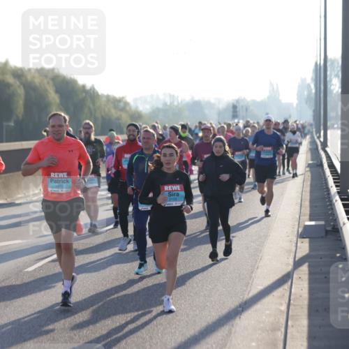 03.10.2025 - Köhlbrandbrückenlauf Jannik Wohlers http://msf.ph/oto/9052711 03.10.2025 09:19:37 Position 3 1973, 2155 meine-sportfotos.de