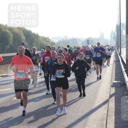 03.10.2025 - Köhlbrandbrückenlauf Jannik Wohlers http://msf.ph/oto/9052724 03.10.2025 09:19:37 Position 3 1973, 2155 meine-sportfotos.de
