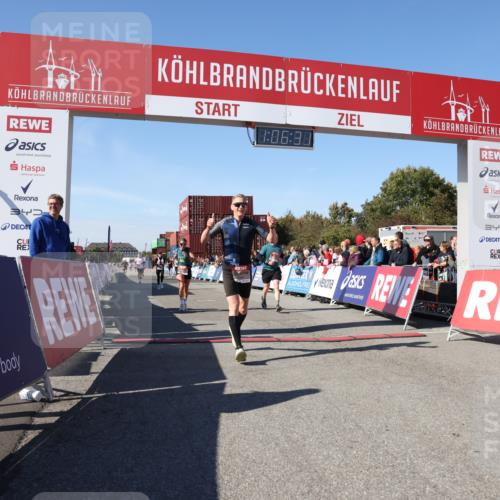 03.10.2025 - Köhlbrandbrückenlauf Lena Gebhardt http://msf.ph/oto/9052725 03.10.2025 13:06:32 Ziel 4015, 4026, 4122, 4124, 4151, 4312, 4396, 4550, 4658, 4659, 5563, 5641, 5970, 6193, 6256 meine-sportfotos.de