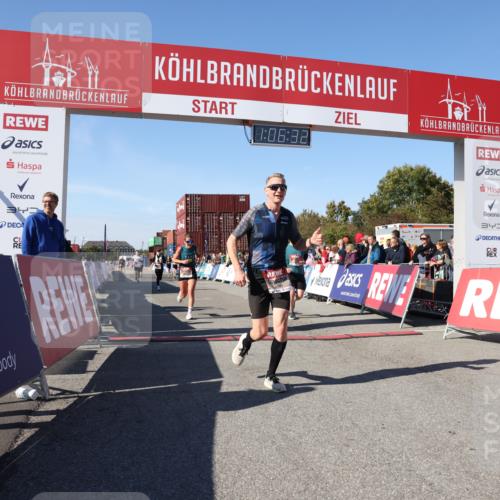 03.10.2025 - Köhlbrandbrückenlauf Lena Gebhardt http://msf.ph/oto/9052734 03.10.2025 13:06:32 Ziel 4015, 4026, 4122, 4124, 4151, 4312, 4396, 4550, 4658, 4659, 5563, 5641, 5970, 6193, 6256 meine-sportfotos.de