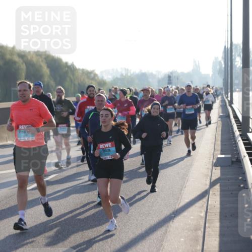 03.10.2025 - Köhlbrandbrückenlauf Jannik Wohlers http://msf.ph/oto/9052748 03.10.2025 09:19:38 Position 3 1973, 2155 meine-sportfotos.de