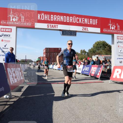 03.10.2025 - Köhlbrandbrückenlauf Lena Gebhardt http://msf.ph/oto/9052749 03.10.2025 13:06:32 Ziel 4015, 4026, 4122, 4124, 4151, 4312, 4396, 4550, 4658, 4659, 5563, 5641, 5970, 6193, 6256 meine-sportfotos.de