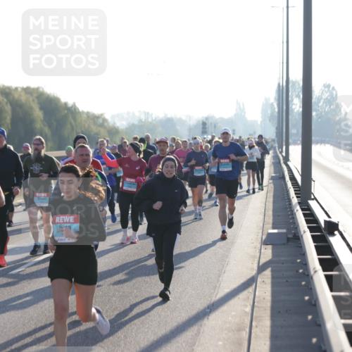 03.10.2025 - Köhlbrandbrückenlauf Jannik Wohlers http://msf.ph/oto/9052756 03.10.2025 09:19:38 Position 3 1973 meine-sportfotos.de