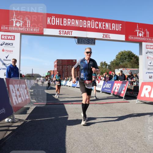 03.10.2025 - Köhlbrandbrückenlauf Lena Gebhardt http://msf.ph/oto/9052761 03.10.2025 13:06:32 Ziel 4015, 4026, 4122, 4124, 4151, 4312, 4396, 4550, 4658, 4659, 5563, 5641, 5970, 6193, 6256 meine-sportfotos.de