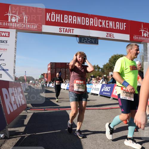 03.10.2025 - Köhlbrandbrückenlauf Lena Gebhardt http://msf.ph/oto/9052762 03.10.2025 13:22:41 Ziel 4481, 4482, 4508, 5122, 5125, 5167, 5213, 5214, 5675, 5839, 5928, 5933, 5982, 6107, 6261, 6300, 6413, 6733 meine-sportfotos.de