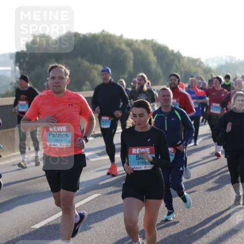 03.10.2025 - Köhlbrandbrückenlauf Jannik Wohlers http://msf.ph/oto/9052767 03.10.2025 09:19:39 Position 3 1973, 2155 meine-sportfotos.de