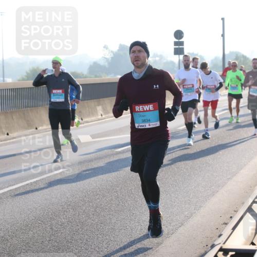 03.10.2025 - Köhlbrandbrückenlauf Lena Gebhardt http://msf.ph/oto/9052770 03.10.2025 09:15:28 Position 1 3834 meine-sportfotos.de