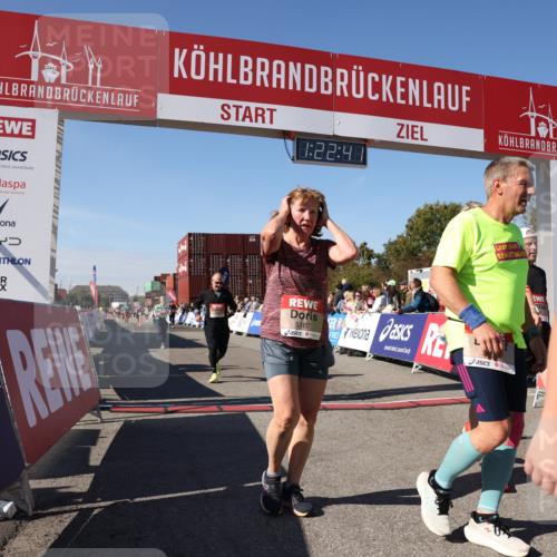 03.10.2025 - Köhlbrandbrückenlauf Lena Gebhardt http://msf.ph/oto/9052771 03.10.2025 13:22:41 Ziel 4481, 4482, 4508, 5122, 5125, 5167, 5213, 5214, 5675, 5839, 5928, 5933, 5982, 6107, 6261, 6300, 6413, 6733 meine-sportfotos.de