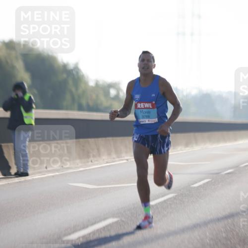 03.10.2025 - Köhlbrandbrückenlauf Jannik Wohlers http://msf.ph/oto/9052775 03.10.2025 09:09:43 Position 3 3769 meine-sportfotos.de