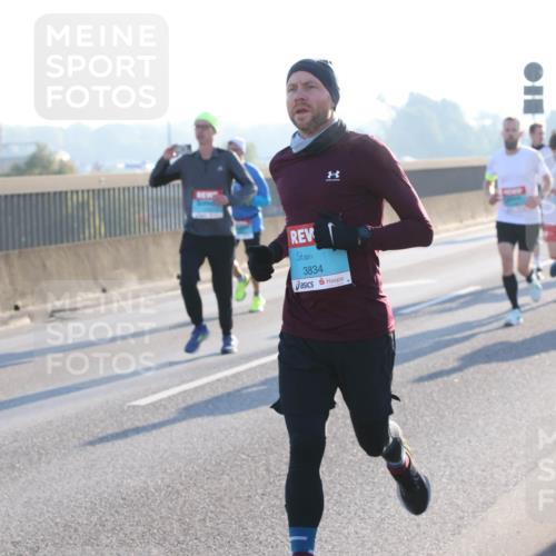 03.10.2025 - Köhlbrandbrückenlauf Lena Gebhardt http://msf.ph/oto/9052781 03.10.2025 09:15:29 Position 1 3834, 8 meine-sportfotos.de