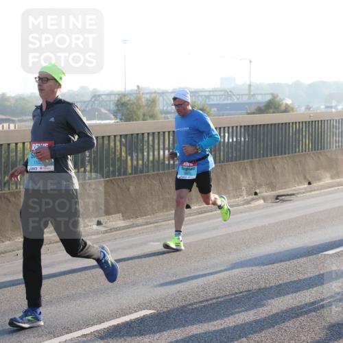 03.10.2025 - Köhlbrandbrückenlauf Lena Gebhardt http://msf.ph/oto/9052809 03.10.2025 09:15:30 Position 1 110, 1021, 1036 meine-sportfotos.de