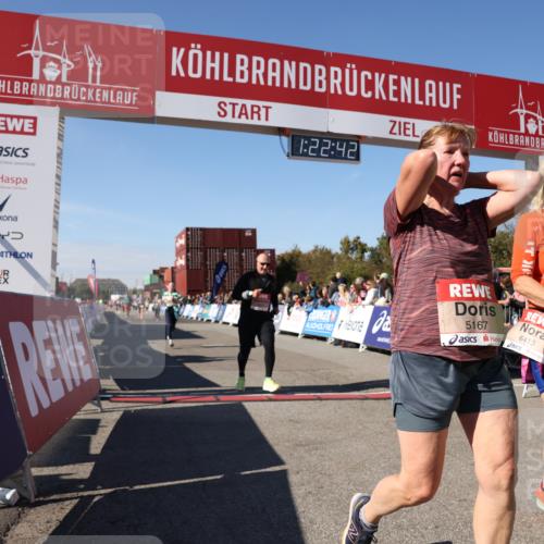 03.10.2025 - Köhlbrandbrückenlauf Lena Gebhardt http://msf.ph/oto/9052811 03.10.2025 13:22:42 Ziel 4481, 4482, 4508, 5122, 5125, 5167, 5213, 5214, 5675, 5839, 5928, 5933, 5982, 6107, 6261, 6300, 6413, 6733 meine-sportfotos.de