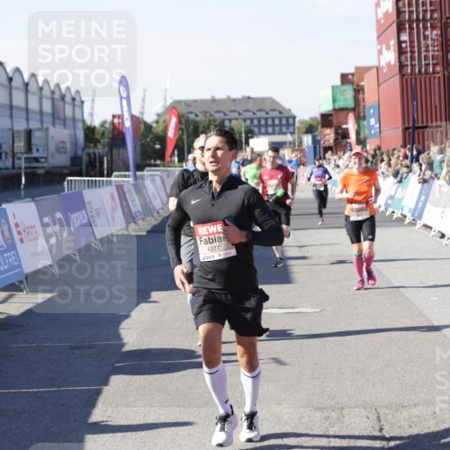 03.10.2025 - Köhlbrandbrückenlauf Jannik Wohlers http://msf.ph/oto/9052812 03.10.2025 13:09:14 Ziel 4197, 4334, 4351, 4377, 4486, 4681, 4901, 5242, 5740, 5953, 6037, 6062, 6349, 6562, 6630, 6814, 6816 meine-sportfotos.de