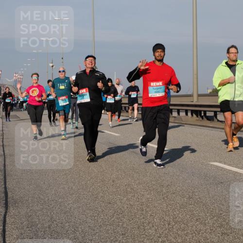 03.10.2025 - Köhlbrandbrückenlauf Fabian Wolf http://msf.ph/oto/9052823 03.10.2025 10:02:19 Position 3 2025, 3840 meine-sportfotos.de