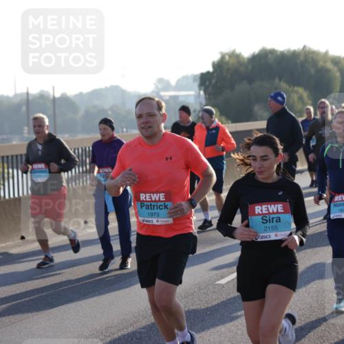 03.10.2025 - Köhlbrandbrückenlauf Jannik Wohlers http://msf.ph/oto/9052825 03.10.2025 09:19:39 Position 3 1973, 2155, 1805 meine-sportfotos.de