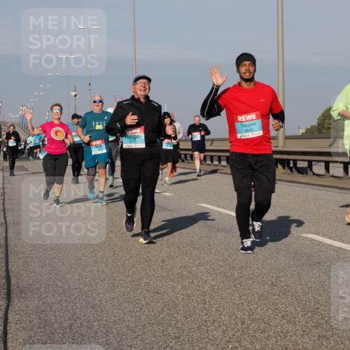03.10.2025 - Köhlbrandbrückenlauf Fabian Wolf http://msf.ph/oto/9052840 03.10.2025 10:02:20 Position 3 2025, 2018, 3840 meine-sportfotos.de