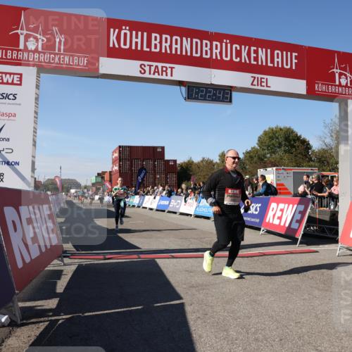 03.10.2025 - Köhlbrandbrückenlauf Lena Gebhardt http://msf.ph/oto/9052852 03.10.2025 13:22:43 Ziel 4481, 4482, 4508, 5122, 5125, 5167, 5213, 5675, 5928, 5933, 5982, 6107, 6261, 6300, 6413, 6733 meine-sportfotos.de