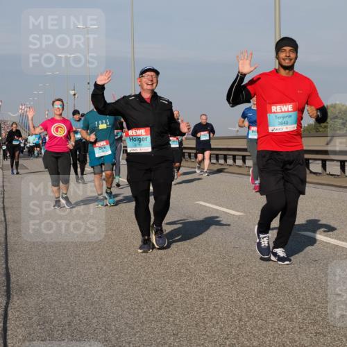 03.10.2025 - Köhlbrandbrückenlauf Fabian Wolf http://msf.ph/oto/9052859 03.10.2025 10:02:20 Position 3 2018, 3840 meine-sportfotos.de
