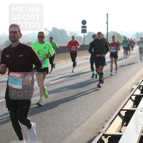 03.10.2025 - Köhlbrandbrückenlauf Lena Gebhardt http://msf.ph/oto/9052866 03.10.2025 09:15:32 Position 1 3155, 2302 meine-sportfotos.de