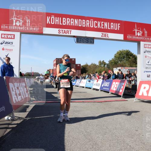 03.10.2025 - Köhlbrandbrückenlauf Lena Gebhardt http://msf.ph/oto/9052868 03.10.2025 13:06:35 Ziel 4015, 4026, 4122, 4124, 4151, 4312, 4396, 4405, 4658, 4659, 5563, 5798, 6061, 6256, 6721 meine-sportfotos.de