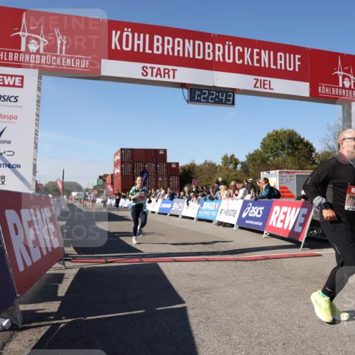 03.10.2025 - Köhlbrandbrückenlauf Lena Gebhardt http://msf.ph/oto/9052876 03.10.2025 13:22:44 Ziel 4481, 4482, 4508, 5122, 5125, 5167, 5213, 5675, 5928, 5933, 5982, 6107, 6261, 6300, 6413 meine-sportfotos.de