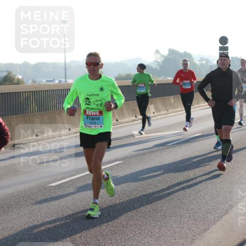 03.10.2025 - Köhlbrandbrückenlauf Lena Gebhardt http://msf.ph/oto/9052891 03.10.2025 09:15:33 Position 1 1079 meine-sportfotos.de