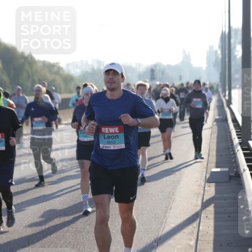 03.10.2025 - Köhlbrandbrückenlauf Jannik Wohlers http://msf.ph/oto/9052909 03.10.2025 09:19:42 Position 3 2832, 1833, 3653 meine-sportfotos.de