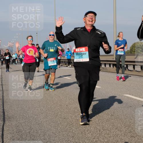 03.10.2025 - Köhlbrandbrückenlauf Fabian Wolf http://msf.ph/oto/9052919 03.10.2025 10:02:21 Position 3 2025, 3697, 2018 meine-sportfotos.de