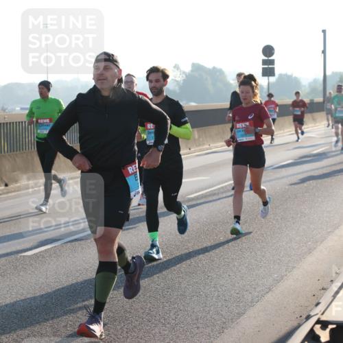 03.10.2025 - Köhlbrandbrückenlauf Lena Gebhardt http://msf.ph/oto/9052937 03.10.2025 09:15:34 Position 1 3376 meine-sportfotos.de