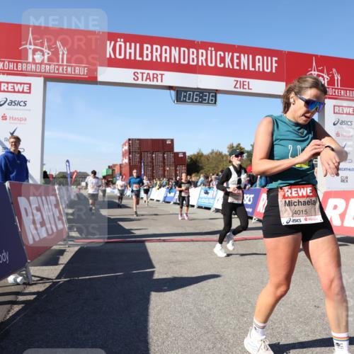 03.10.2025 - Köhlbrandbrückenlauf Lena Gebhardt http://msf.ph/oto/9052941 03.10.2025 13:06:36 Ziel 4015, 4026, 4122, 4124, 4151, 4312, 4396, 4405, 4658, 4659, 5563, 5798, 6061, 6256, 6721 meine-sportfotos.de