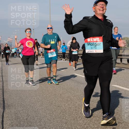 03.10.2025 - Köhlbrandbrückenlauf Fabian Wolf http://msf.ph/oto/9052945 03.10.2025 10:02:22 Position 3 2025, 2018 meine-sportfotos.de