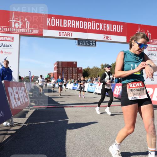 03.10.2025 - Köhlbrandbrückenlauf Lena Gebhardt http://msf.ph/oto/9052949 03.10.2025 13:06:37 Ziel 4015, 4026, 4122, 4151, 4312, 4396, 4405, 4658, 4659, 5798, 5971, 6061, 6256, 6721 meine-sportfotos.de