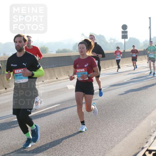 03.10.2025 - Köhlbrandbrückenlauf Lena Gebhardt http://msf.ph/oto/9052962 03.10.2025 09:15:35 Position 1 2709, 1224 meine-sportfotos.de