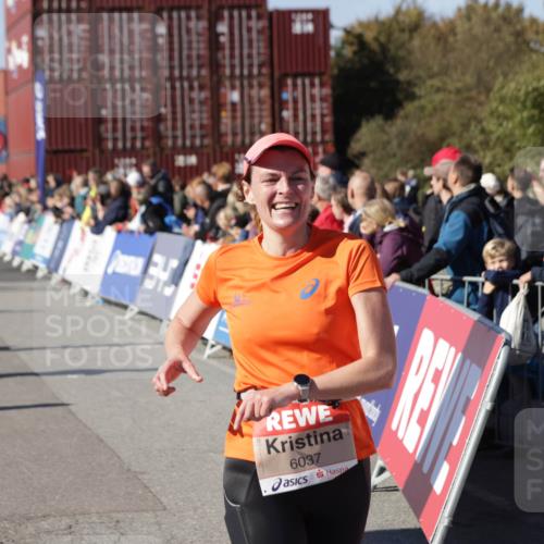03.10.2025 - Köhlbrandbrückenlauf Jannik Wohlers http://msf.ph/oto/9052967 03.10.2025 13:09:17 Ziel 4334, 4351, 4377, 4486, 4681, 4901, 5061, 5242, 5740, 5953, 6037, 6062, 6349, 6562, 6630, 6661, 6743, 6814, 6816 meine-sportfotos.de