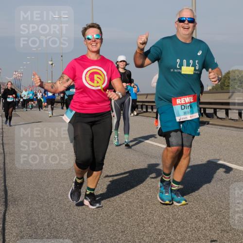 03.10.2025 - Köhlbrandbrückenlauf Fabian Wolf http://msf.ph/oto/9052974 03.10.2025 10:02:23 Position 3 2025, 39, 3697 meine-sportfotos.de