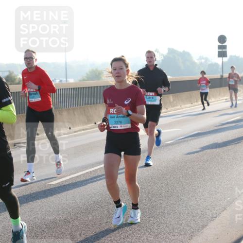 03.10.2025 - Köhlbrandbrückenlauf Lena Gebhardt http://msf.ph/oto/9052979 03.10.2025 09:15:35 Position 1 1010, 1224, 1107, 3376, 1067 meine-sportfotos.de