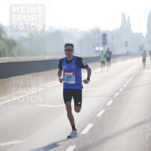 03.10.2025 - Köhlbrandbrückenlauf Jannik Wohlers http://msf.ph/oto/9052985 03.10.2025 09:10:19 Position 3 3247 meine-sportfotos.de