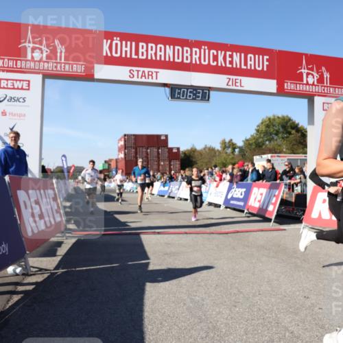 03.10.2025 - Köhlbrandbrückenlauf Lena Gebhardt http://msf.ph/oto/9052990 03.10.2025 13:06:37 Ziel 4015, 4026, 4122, 4151, 4312, 4396, 4405, 4658, 4659, 5798, 5971, 6061, 6256, 6721 meine-sportfotos.de