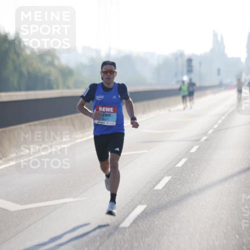 03.10.2025 - Köhlbrandbrückenlauf Jannik Wohlers http://msf.ph/oto/9053001 03.10.2025 09:10:20 Position 3 3247 meine-sportfotos.de