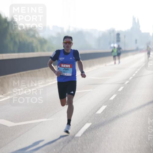 03.10.2025 - Köhlbrandbrückenlauf Jannik Wohlers http://msf.ph/oto/9053004 03.10.2025 09:10:20 Position 3 3247 meine-sportfotos.de