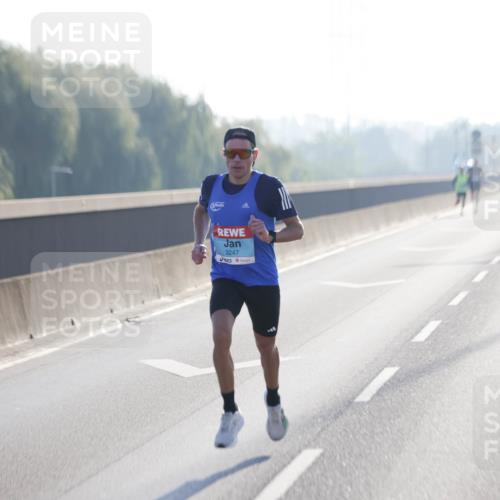 03.10.2025 - Köhlbrandbrückenlauf Jannik Wohlers http://msf.ph/oto/9053010 03.10.2025 09:10:21 Position 3 3247 meine-sportfotos.de