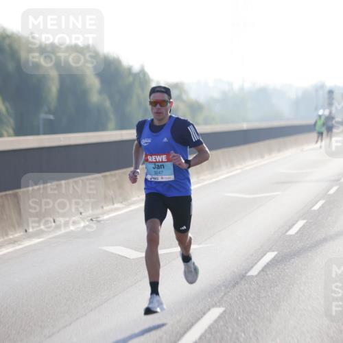 03.10.2025 - Köhlbrandbrückenlauf Jannik Wohlers http://msf.ph/oto/9053013 03.10.2025 09:10:21 Position 3 3247 meine-sportfotos.de