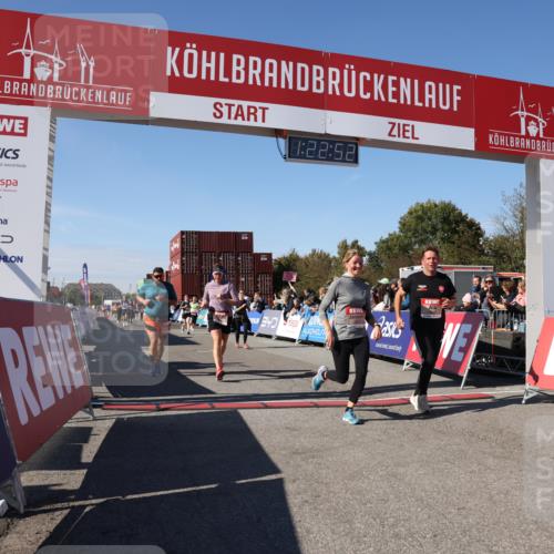 03.10.2025 - Köhlbrandbrückenlauf Lena Gebhardt http://msf.ph/oto/9053018 03.10.2025 13:22:52 Ziel 4602, 4603, 5046, 5189, 5924, 5925, 6027, 6107 meine-sportfotos.de