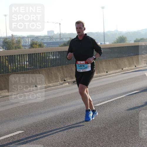 03.10.2025 - Köhlbrandbrückenlauf Lena Gebhardt http://msf.ph/oto/9053025 03.10.2025 09:15:36 Position 1 1067 meine-sportfotos.de