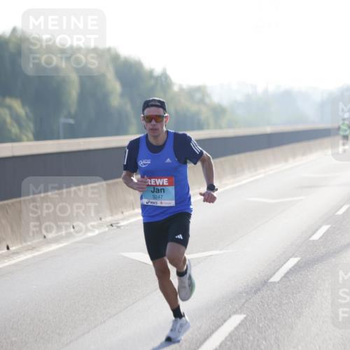 03.10.2025 - Köhlbrandbrückenlauf Jannik Wohlers http://msf.ph/oto/9053026 03.10.2025 09:10:21 Position 3 3247 meine-sportfotos.de