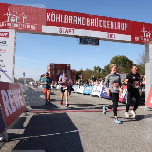 03.10.2025 - Köhlbrandbrückenlauf Lena Gebhardt http://msf.ph/oto/9053027 03.10.2025 13:22:53 Ziel 4602, 4603, 5046, 5189, 5924, 5925, 6027, 6107 meine-sportfotos.de