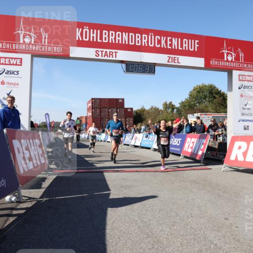 03.10.2025 - Köhlbrandbrückenlauf Lena Gebhardt http://msf.ph/oto/9053035 03.10.2025 13:06:38 Ziel 4015, 4026, 4122, 4151, 4312, 4396, 4405, 4658, 5798, 5971, 6061, 6256, 6721 meine-sportfotos.de