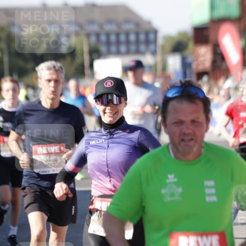 03.10.2025 - Köhlbrandbrückenlauf Jannik Wohlers http://msf.ph/oto/9053037 03.10.2025 13:09:20 Ziel 4129, 4134, 4212, 4334, 4377, 4486, 4681, 4901, 5061, 5352, 5740, 6037, 6062, 6349, 6562, 6661, 6743 meine-sportfotos.de