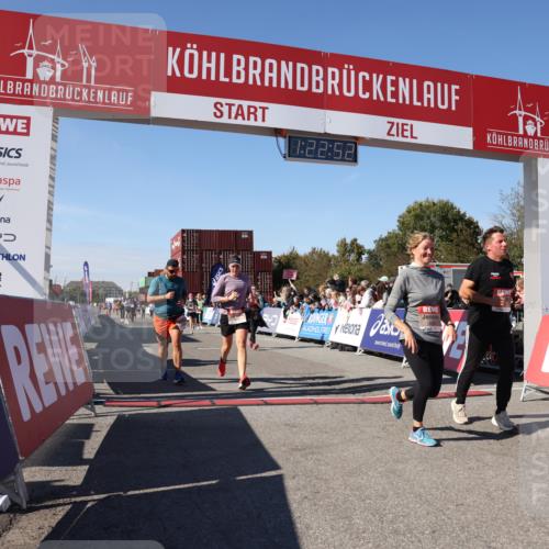 03.10.2025 - Köhlbrandbrückenlauf Lena Gebhardt http://msf.ph/oto/9053038 03.10.2025 13:22:53 Ziel 4602, 4603, 5046, 5189, 5924, 5925, 6027, 6107 meine-sportfotos.de