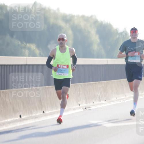 03.10.2025 - Köhlbrandbrückenlauf Jannik Wohlers http://msf.ph/oto/9053039 03.10.2025 09:10:36 Position 3 3807, 1008 meine-sportfotos.de